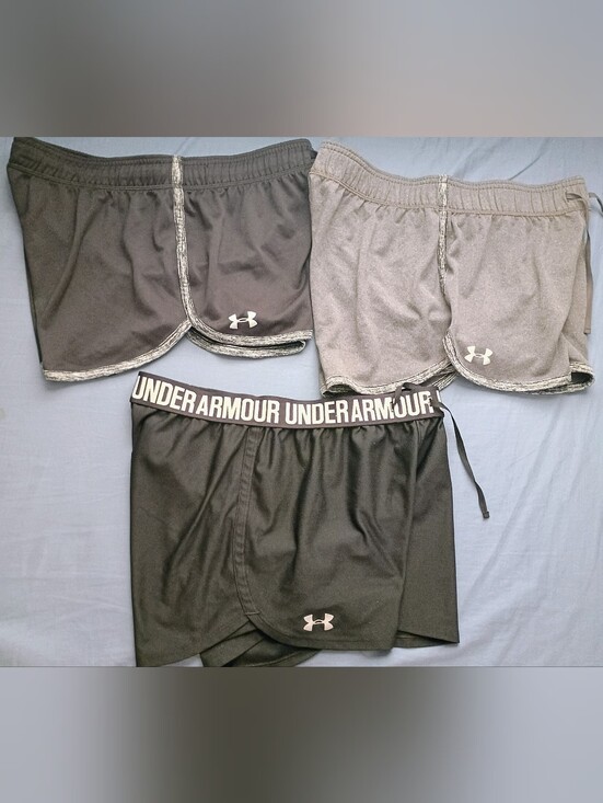 Under Armour Pants - 3 Under Armour Shorts Size Medium
